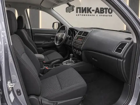 Mitsubishi ASX 2013, салон