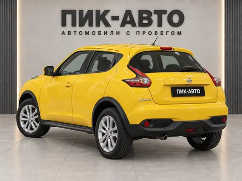 Nissan Juke 2014, вид сзади