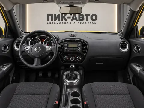 Nissan Juke 2014, панель приборов