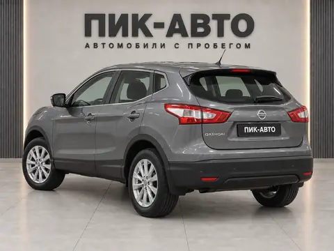Nissan Qashqai 2014, вид сзади