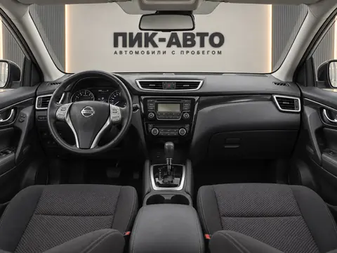 Nissan Qashqai 2014, панель приборов
