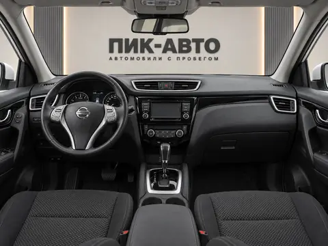 Nissan Qashqai 2017, панель приборов
