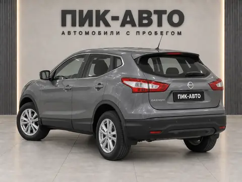 Nissan Qashqai 2014, вид сзади
