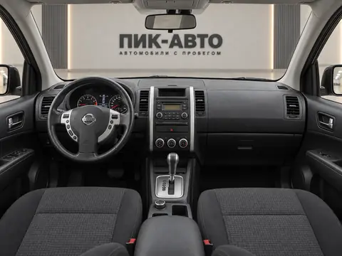Nissan X-Trail 2012, панель приборов
