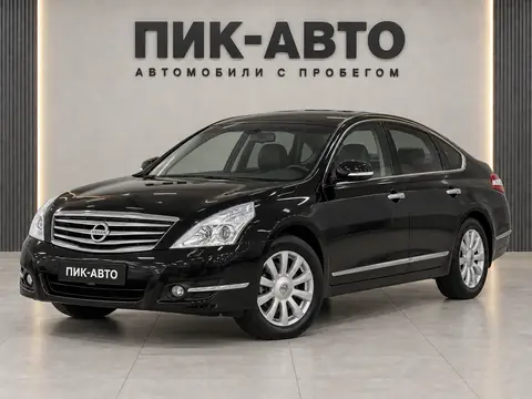 Nissan Teana 2010, вид спереди
