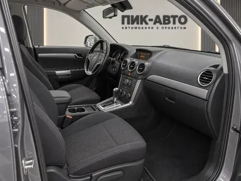 Opel Antara 2012, салон