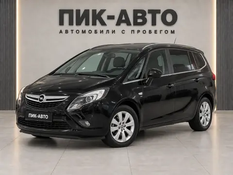 Opel Zafira Tourer 2016, вид спереди