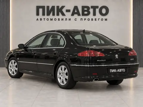 Peugeot 607 2004, вид сзади