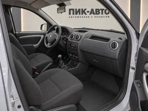 Renault Duster 2012, салон