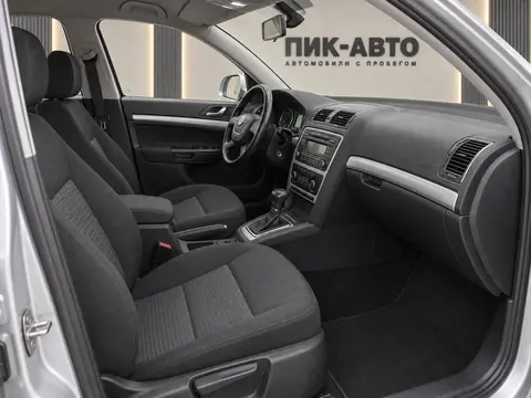 Skoda Octavia 2011, салон