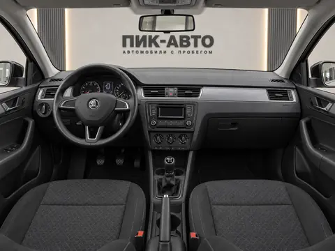 Skoda Rapid 2019, панель приборов