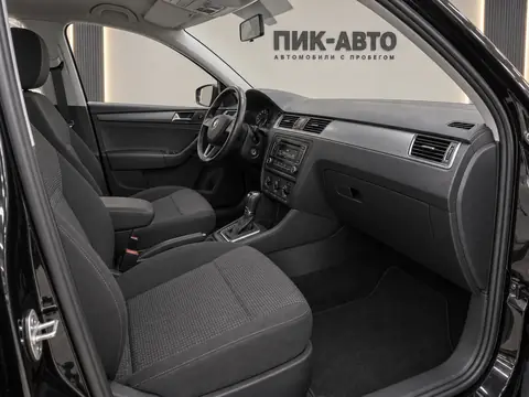 Skoda Rapid 2015, салон