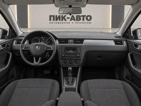 Skoda Rapid 2015, панель приборов