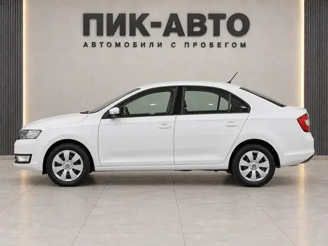 Skoda Rapid 2016, вид сбоку