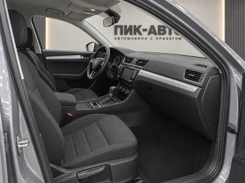 Skoda Superb 2017, салон