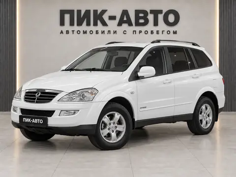 SsangYong Kyron 2011, вид спереди