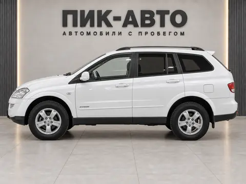 SsangYong Kyron 2011, вид сбоку