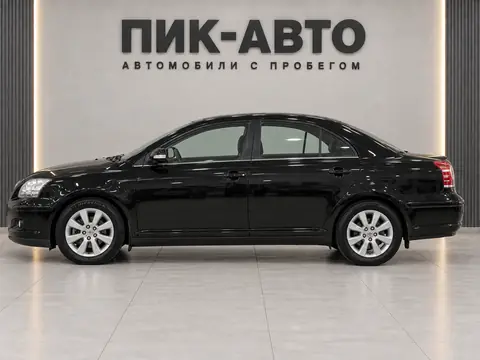 Toyota Avensis 2008, вид сбоку