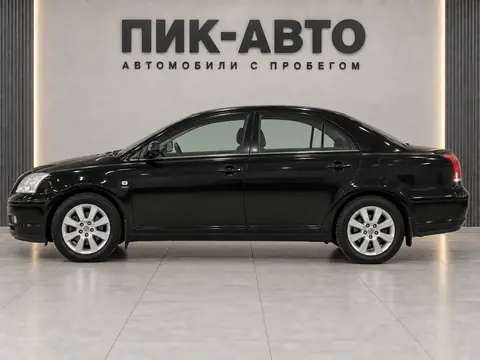 Toyota Avensis 2003, вид сбоку