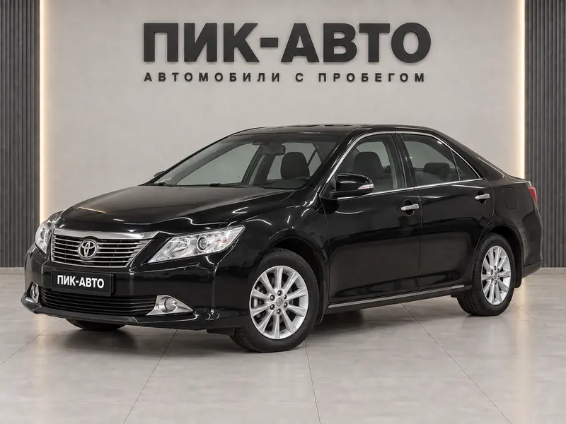 Toyota Camry 2013 — с пробегом, седан, черный металлик, вид спереди