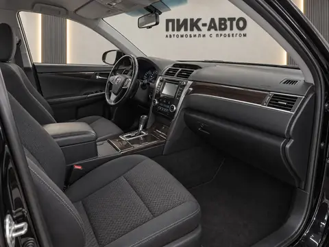 Toyota Camry 2013, салон