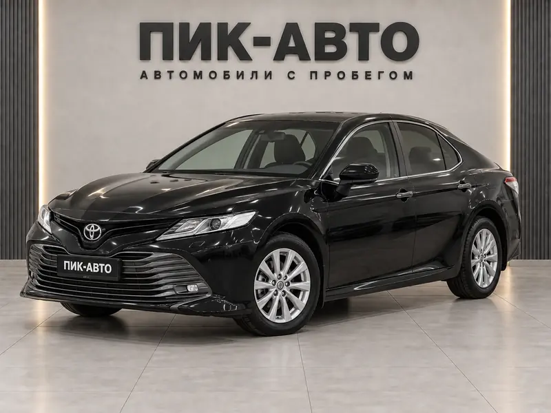 Toyota Camry 2018 — с пробегом, седан, черный металлик, вид спереди