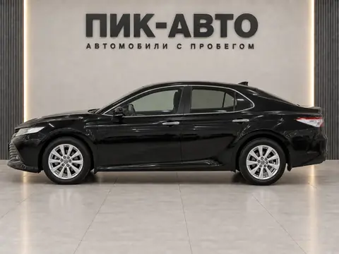 Toyota Camry 2018, вид сбоку