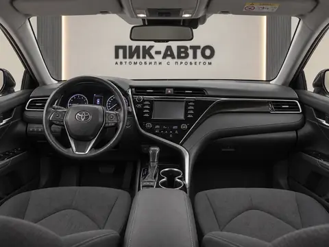 Toyota Camry 2018, панель приборов