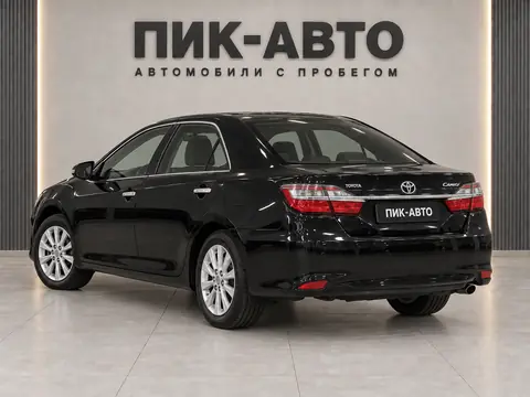 Toyota Camry 2015, вид сзади