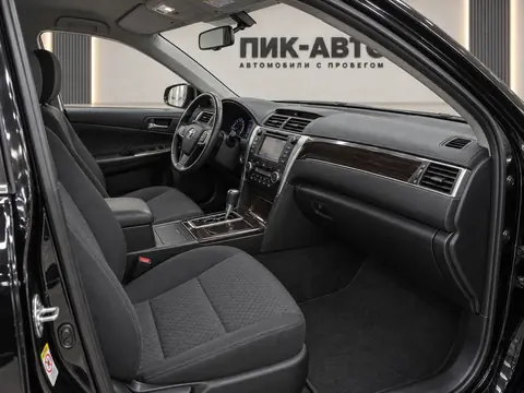 Toyota Camry 2015, салон