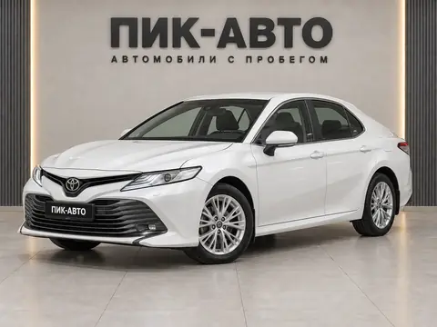 Toyota Camry 2018, вид спереди