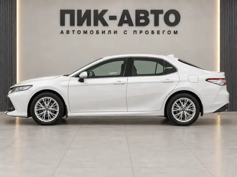 Toyota Camry 2018, вид сбоку