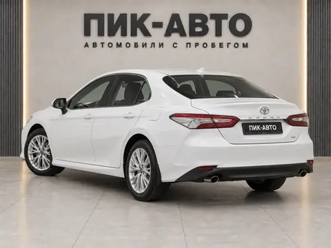 Toyota Camry 2018, вид сзади
