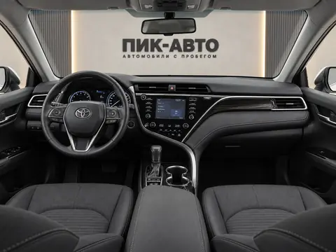 Toyota Camry 2018, панель приборов