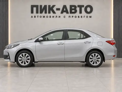 Toyota Corolla 2017, вид сбоку