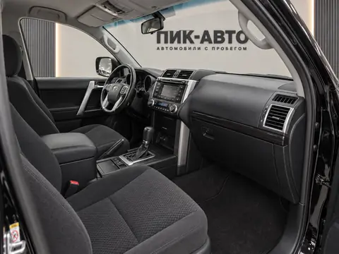 Toyota Land Cruiser Prado 150 2015, салон