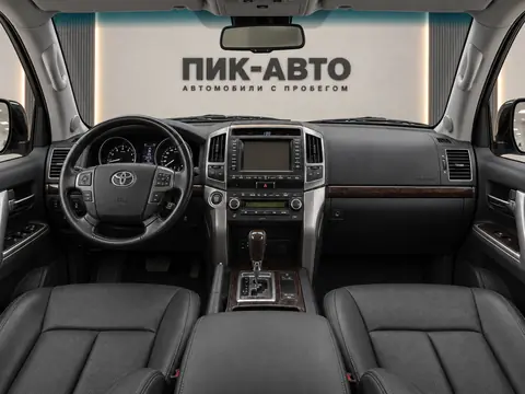Toyota Land Cruiser 200 2012, панель приборов