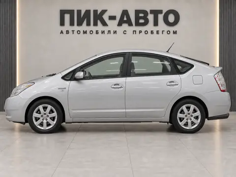 Toyota Prius 2007, вид сбоку
