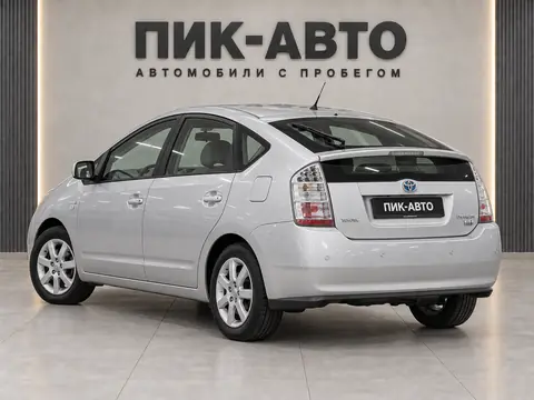 Toyota Prius 2007, вид сзади