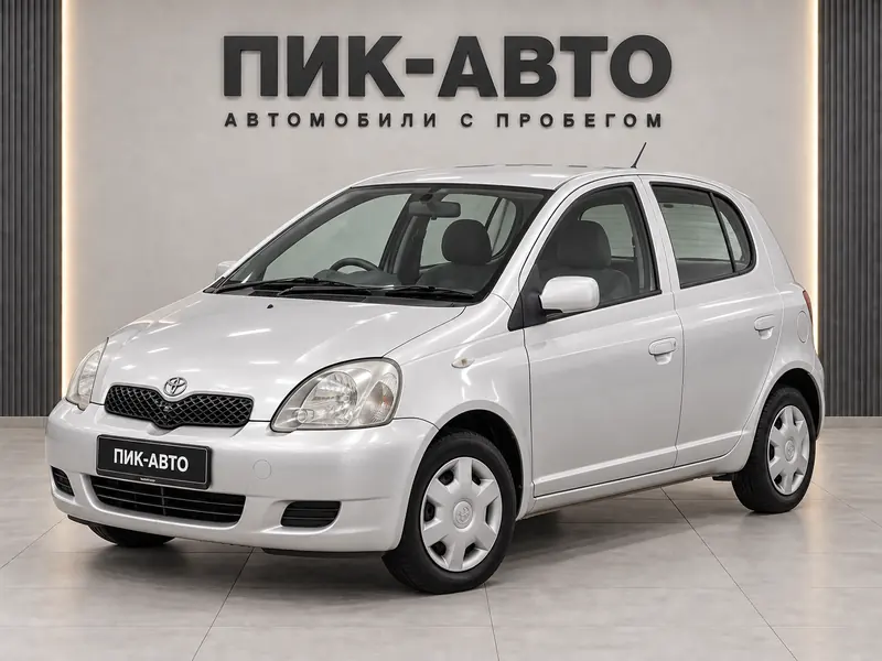 Toyota Vitz 2001 — с пробегом, хэтчбек, серебристо-белый, вид спереди
