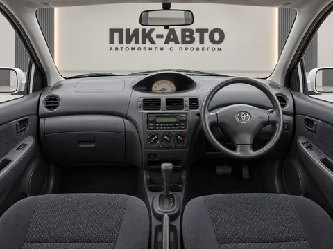Toyota Vitz 2001, панель приборов