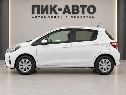 Toyota Vitz 2018, вид сбоку