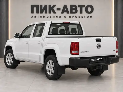 Volkswagen Amarok 2012, вид сзади