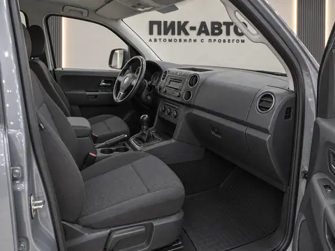 Volkswagen Amarok 2011, салон