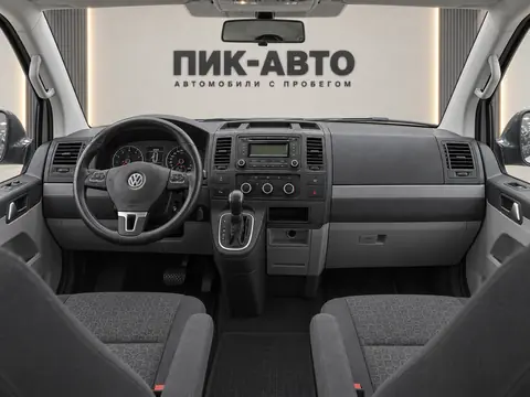Volkswagen Caravelle 2013, панель приборов