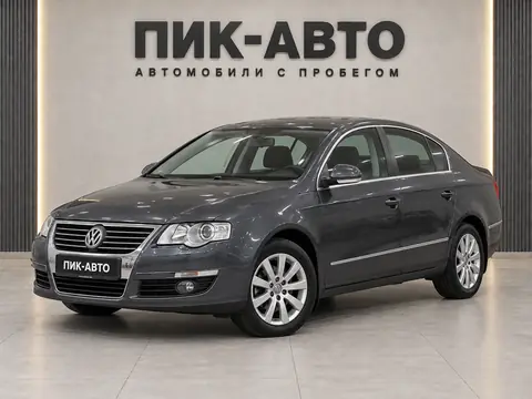 Volkswagen Passat 2010, вид спереди