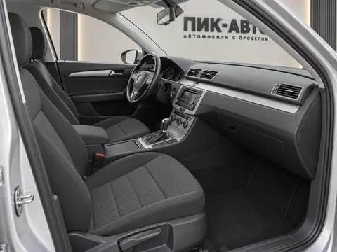 Volkswagen Passat 2014, салон