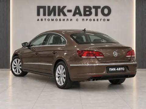 Volkswagen Passat CC 2012, вид сзади