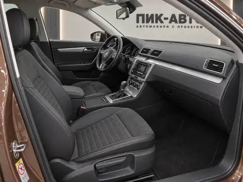 Volkswagen Passat CC 2012, салон