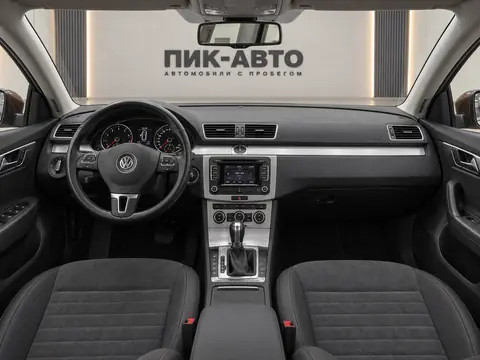 Volkswagen Passat CC 2012, панель приборов